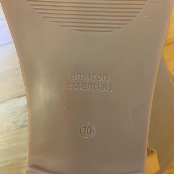 NWOT Tan Sandals - Picture 13 of 16